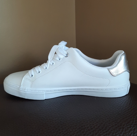 Tommy Hilfiger Lyan White Sneaker with Silver - Picture 6 of 14